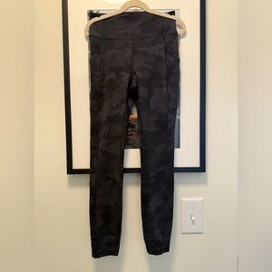 Lululemon Black Camouflage Leggings size 4